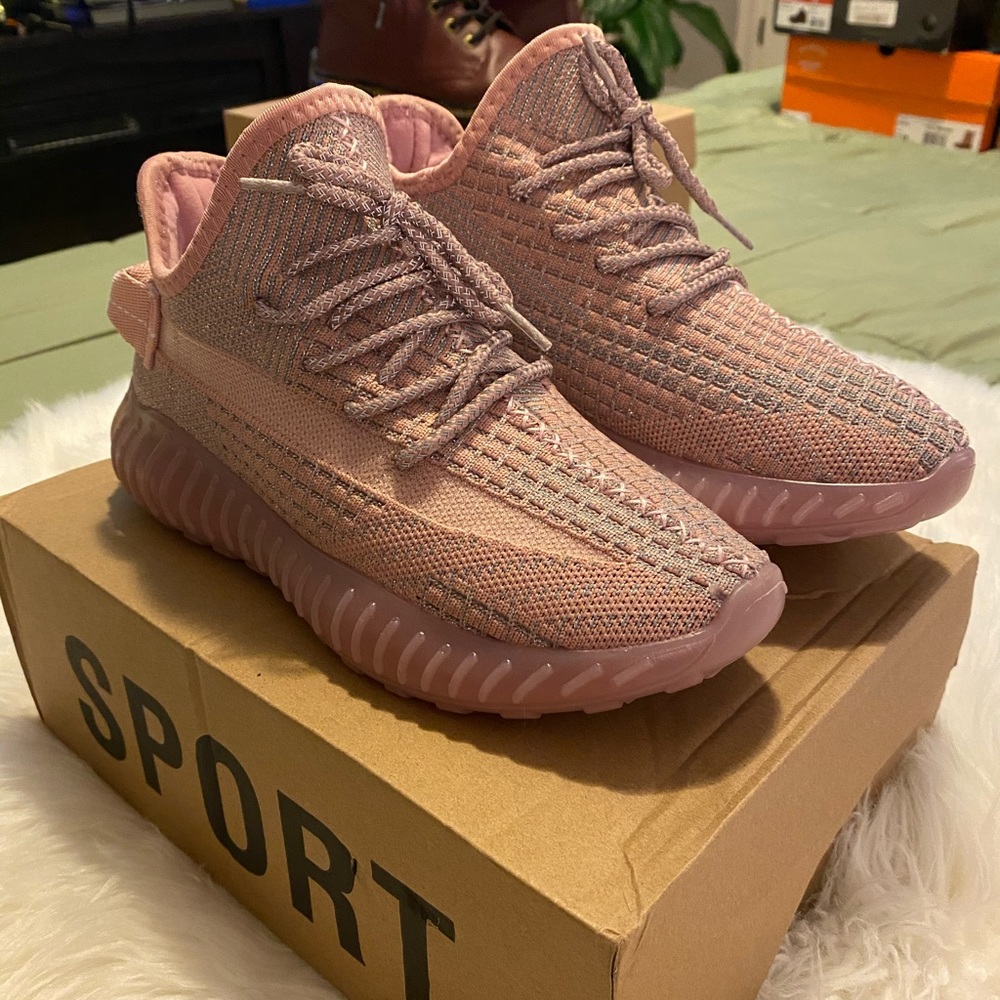 ✨BRAND NEW-NEVER WORN✨ casual/workout shoe